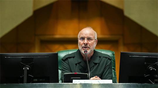 Irans Parlamentspräsident Mohammed Bagher Ghalibaf verlangt von den USA Konzessionen, bevor Verhandlungen weitergehen können. (Archivbild)