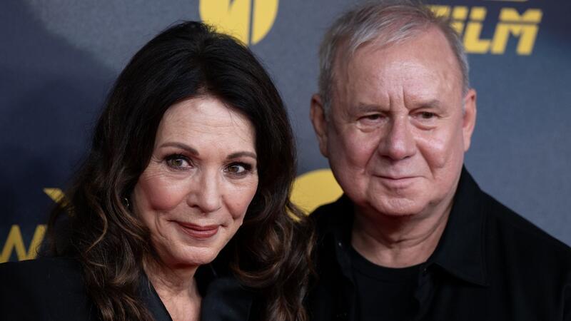 Iris Berben freut sich über Karriere ohne Social Media Iris Berben und Joachim Król bei der Weltpremiere des Films „791 km““ in München.