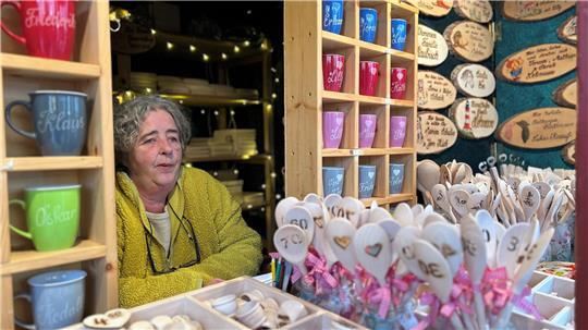 Iris Franz bietet „Namensallerlei“ am Pferdemarkt