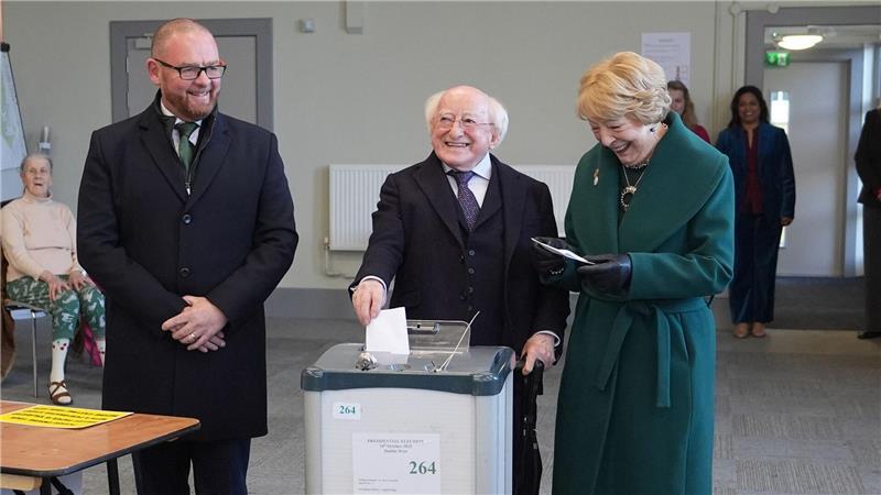 Irland wählt in Dublin: Präsident Higgins stimmt zur Nachfolge ab