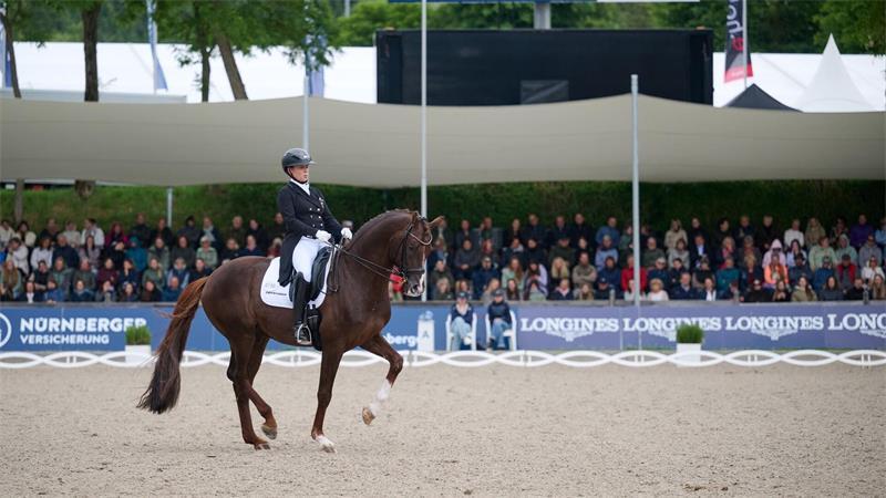 Isabell Werth ritt mit Viva Gold beim Grand Prix in Hagen auf Platz zwei. (Archivbild)