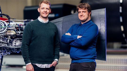 Isar Aerospace-Mitgründer Josef Fleischmann (r.) legt seine Aufgabe als Technikchef nieder. Daniel Metzler (l.) bleibt Unternehmenschef. (Handout)