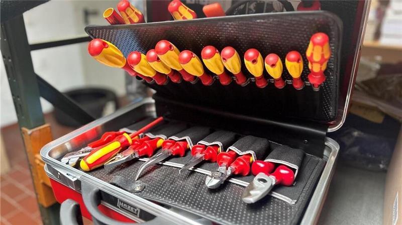 Isoliertes Werkzeug: Für Arbeiten an Hochvolt-Batterien ist eine spezielle Ausrüstung notwendig.