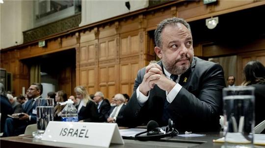 „Israel will kein Volk zerstören, sondern ein Volk schützen, sein eigenes“: Tal Becker, Rechtsberater des israelischen Außenministeriums.