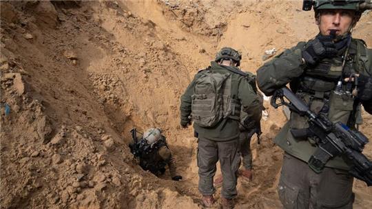 Israels Armee hat bestätigt, Tunnel der islamistischen Hamas im Gazastreifen geflutet zu haben.