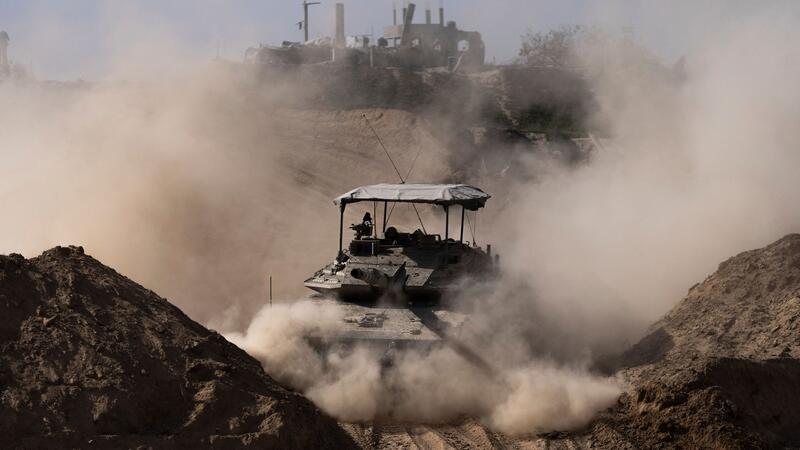 Israels Führung setzt den Gaza-Krieg ungeachtet zunehmenden Drucks aus dem In- und Ausland fort. Bisher seien etwa 9000 Terroristen der Hamas und anderer Terrorgruppen „eliminiert“ worden.