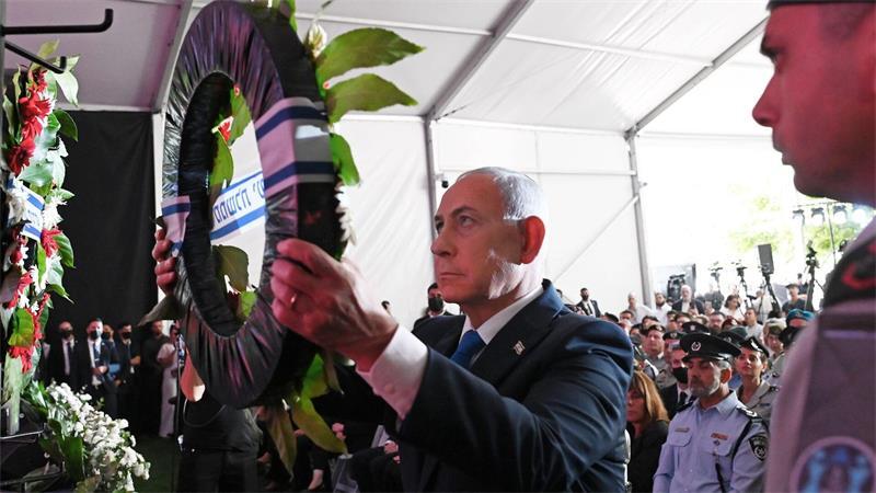 Israels Ministerpräsident Benjamin Netanjahu hat bei einer Gedenkveranstaltung an den 7. Oktober 2023 allen gedroht, die an dem Überfall beteiligt waren.