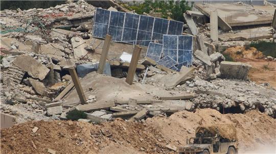 Israels Premier ordnet eine Ausweitung der Sicherheitszone im Südlibanon an. 