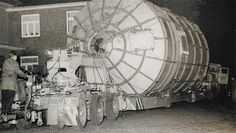 Alte Fotos aus dem Kreis Stade: Welche Geschichten stecken dahinter? Ist das ein Milchtank? Warum ist er so besonders?