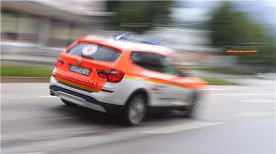 Ist ein Autofahrer aus Großenwördener betrunken mit einem Stader Notarztfahrzeug kollidiert? (Symbolbild)