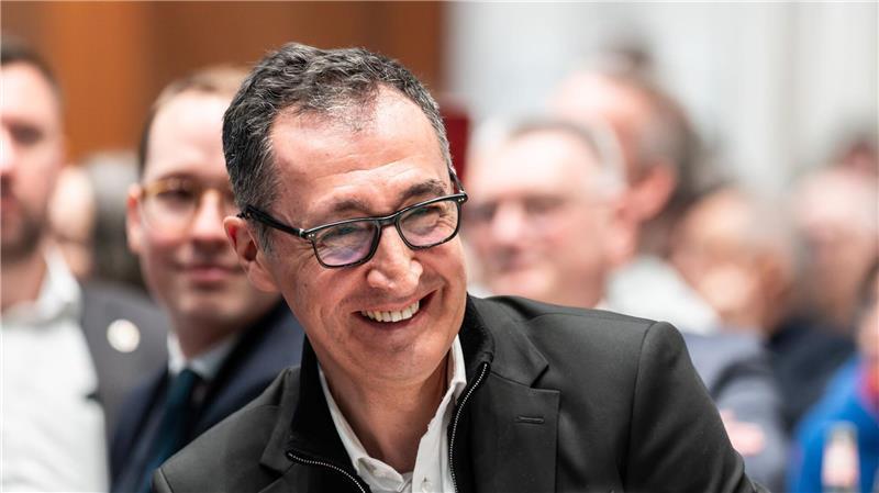 Prominenz und Abgrenzung als Strategie - das ist Cem Özdemir Ist er am Ende des Wahlabends der lachende Sieger? Grünen-Spitzenkandidat Cem Özdemir. (Archivbild)
