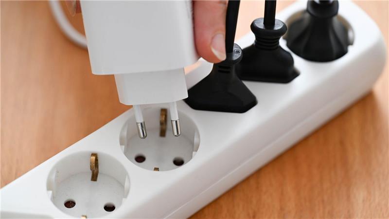 Ist genug Geld da, um die Stromsteuer für alle zu senken? (Symbolbild)