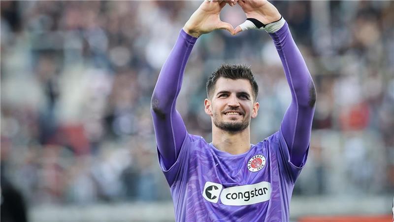 Vasiljs Spiele gegen Idol Neuer: „Absolut verrückt“ Ist mittlerweile einer der Besten in der Bundesliga: St. Paulis Torwart Nikola Vasilj. (Archiv)
