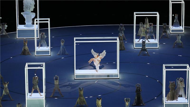 Italien feiert Olympia-Eröffnung als knallbunte Oper Italienische Kunst.