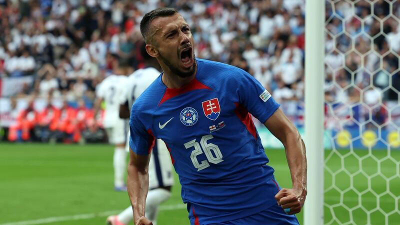Bellinghams Fallrückzieher rettet England vor Blamage Ivan Schranz hatte die Slowakei in Führung gebracht.