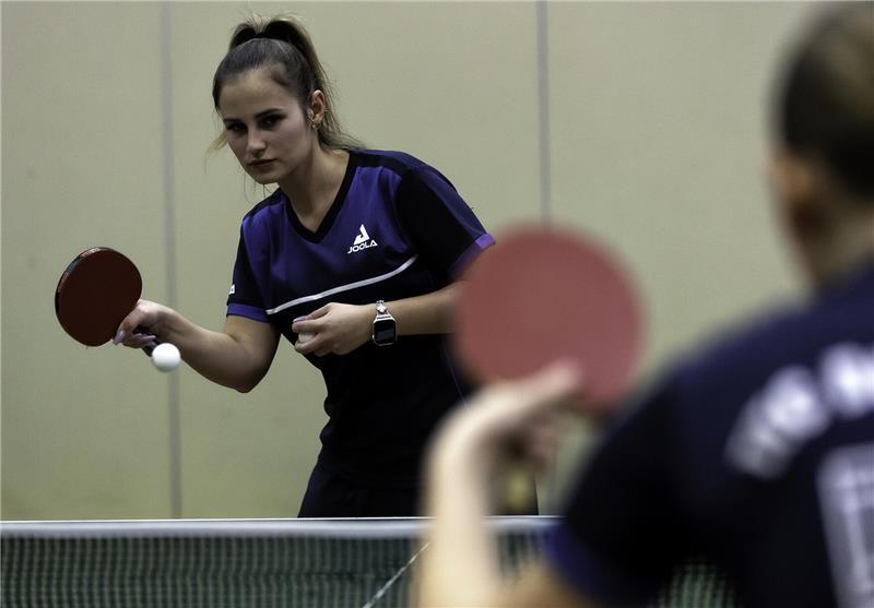 17-jährige Fabienne Nickel fordert auch Tischtennis-Herren heraus Ivette Robertus kam einst über den Ferienspaß zum Tischtennis.
