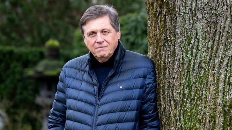 Astronaut: Werden außerirdisches Leben nie treffen „Ja. Da draußen gibt es welche, aber wir werden sie nie treffen. Selbst kommunizieren werden nie mit ihnen. Aber es muss sie geben“, sagt der Physiker und frühere Astronaut Ulrich Walter.