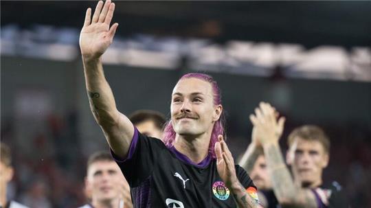 Jackson Irvine hat seinen Vertrag bei St. Pauli vorzeitig verlängert.