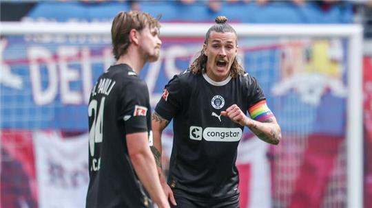 Jackson Irvine (r) und Connor Metcalfe fahren zur WM. (Archivbild)