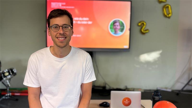 Smartphone-Experiment in Stade: „Wir holen uns unsere Zeit zurück“ Jacob Weizman will Schülern, Lehrern und Eltern helfen, ihren Handykonsum einzuschränken.