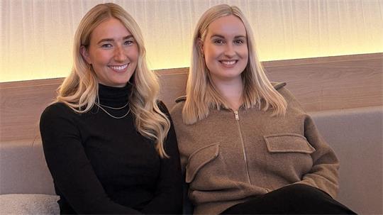 Jacqueline Holst (links) und Lea Hillert führen das Unternehmen seit diesem Jahr gemeinsam.