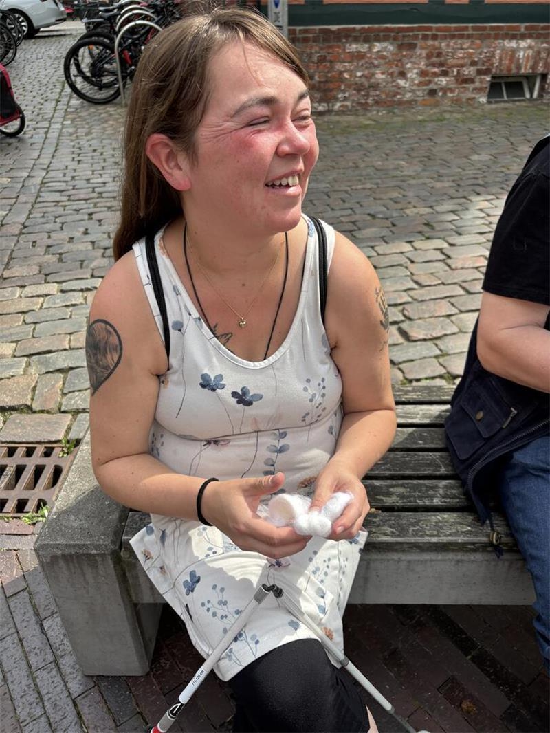 Wie blinde Menschen in Stade auf Sightseeingtour gehen Jacqueline Noormann gehört zu den jüngeren Mitgliedern der Selbsthilfegruppe Augentrost.