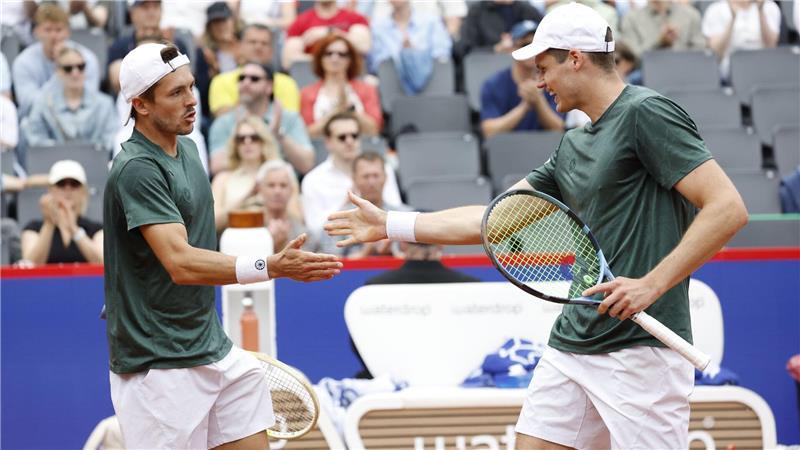 Ignacio Buse stürmt von der Quali ins Hamburger Finale Jakob Schnaitter (l) und Mark Wallner schieden im Halbfinale aus.