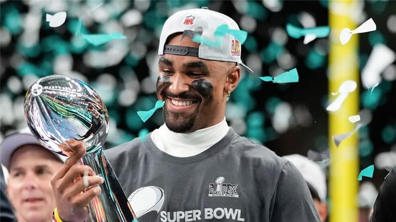 Eagles stoppen Chiefs im Super Bowl: „Das war es alles wert“ Jalen Hurts hat endlich den großen Pokal - und wurde auch zum MVP gewählt.