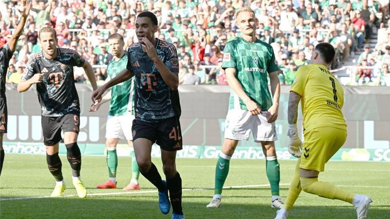 Jamal Musiala (M) traf auch gegen Werder Bremen.