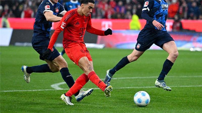 Eberl: Neuer Musiala-Vertrag wird nicht auf JHV „passieren“ Jamal Musiala bei seinem zweiten Tor gegen Heidenheim.