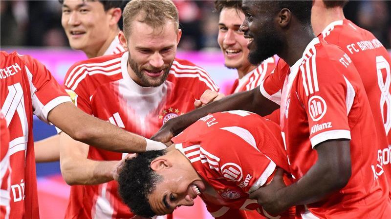 Jamal Musiala jubelt über sein erstes Bundesliga-Tor seit fast einem Jahr.