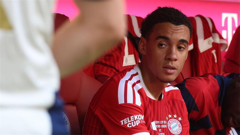 Jamal Musiala wird angeblich auch zum Bundesligastart aussetzen. (Archivbild)