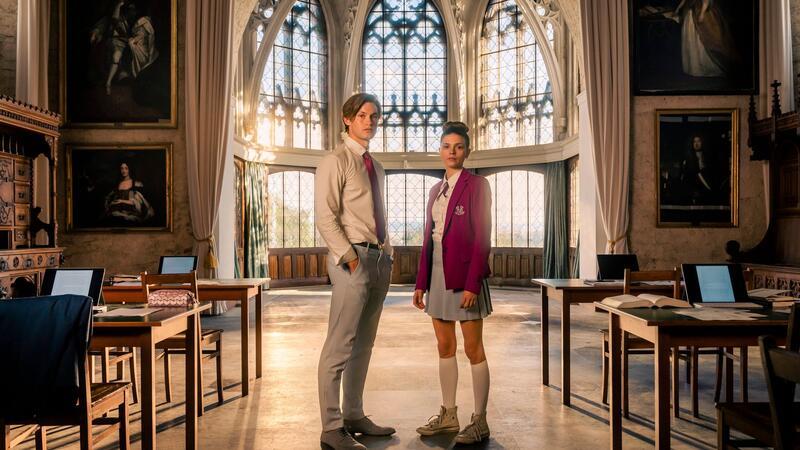James Beaufort (Damian Hardung) und Ruby Bell (Harriet Herbig-Matten) in der Kulisse der Amazon-Serie „Maxton Hall“.