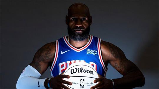 James spielt künftig für die Sixers. (Archivbild)