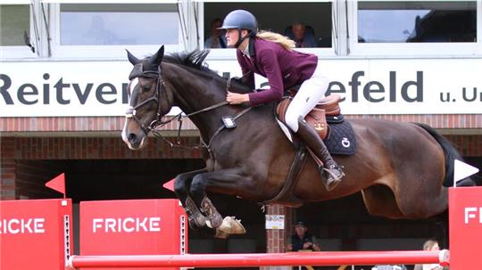 Jamie Reiß startet als Lokalmatadorin beim Reitturnier in Bargstedt.