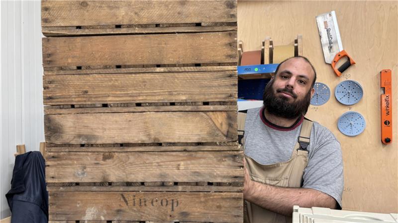 Jan Dusella leidet seit vielen Jahren an Depressionen. In den Schwinge Werkstätten hat er einen festen Job gefunden. Sein Ziel ist der Sprung auf den ersten Arbeitsmarkt.