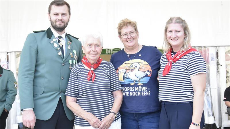 Jan, Grete, Anke und Katharina Schacht - drei Generationen im Schützenverein Ladekop.
