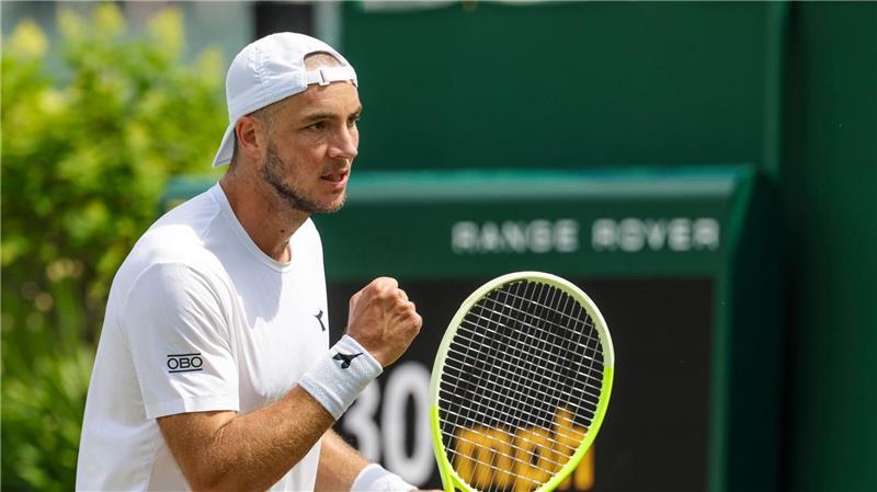 „Alcaraz - geil“: Struff vor Traumspiel in Wimbledon Jan-Lennard Struff darf jubeln