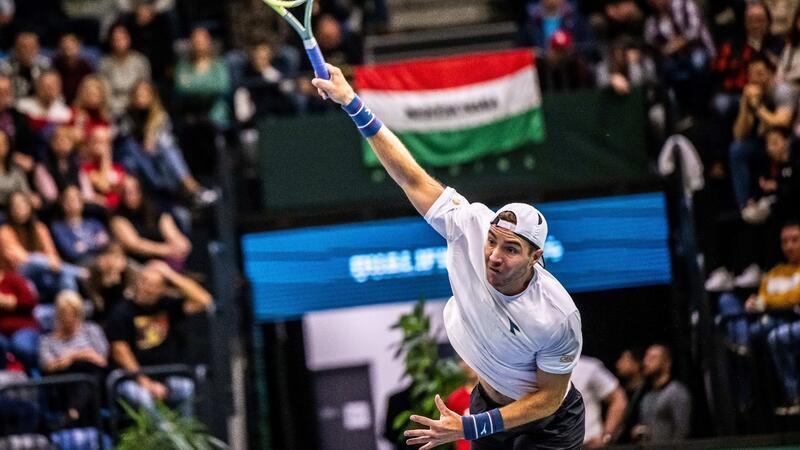 Davis-Cup-Team bangt ohne Zverev: 1:1 zum Auftakt in Ungarn Jan-Lennard Struff hat sein Duell gegen Marton Fucsovics verloren.