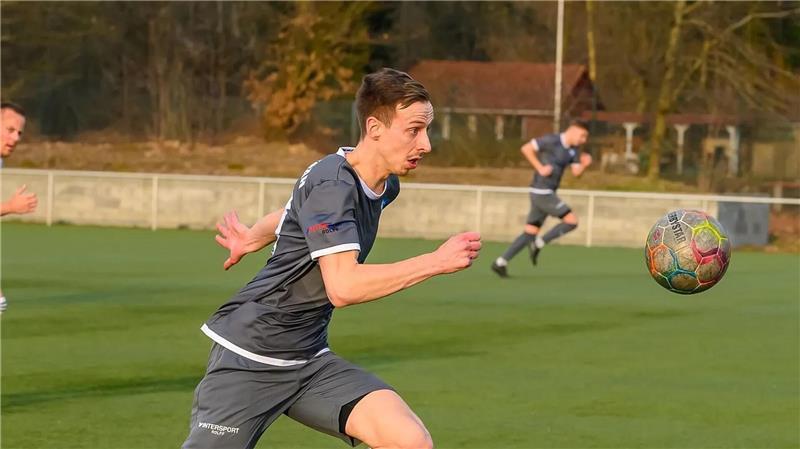 Stade verliert doppelt: Spiel plus Spieler - Hammah feiert doppelt Jan Michel traf zwei Mal sehenswert.