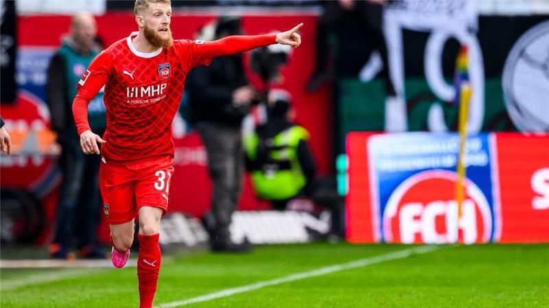 Beste rückt womöglich in Freiburgs Startelf Jan-Niklas Beste spielte in der vergangenen Saison noch in Heidenheim - nun wechselte er von Lissabon nach Freiburg.