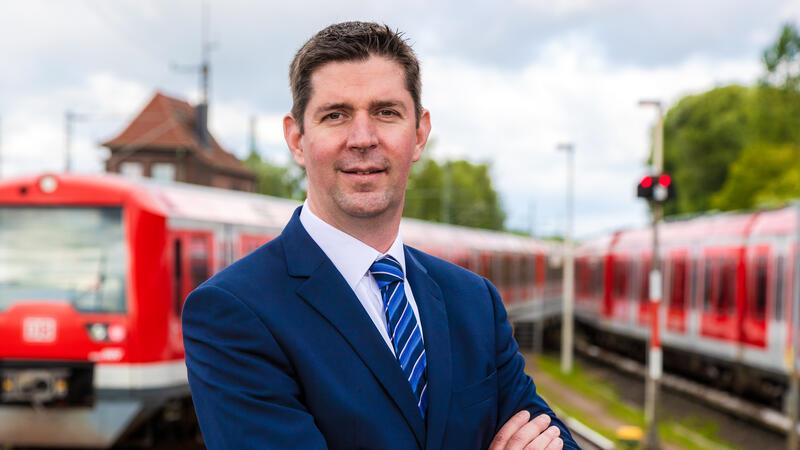 S-Bahn Hamburg: Ein Stader ist der neue Chef Jan Schröder hat den Vorsitz der Geschäftsführung bei der S-Bahn Hamburg übernommen.