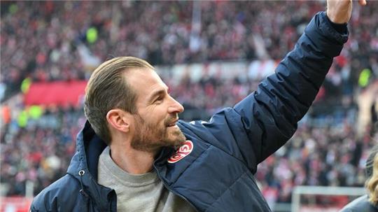 Jan Siewert bleibt Trainer der Mainzer.