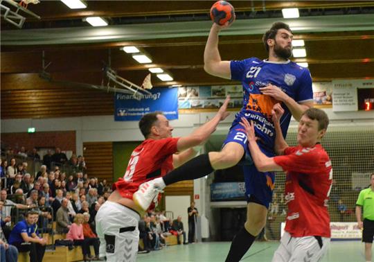 Jan Torben Ehlers noch im Trikot des VfL Fredenbeck. Der Shooter wirft jetzt beim Drittliga-Gegner HG Hamburg-Barmbek. Foto: Potreck