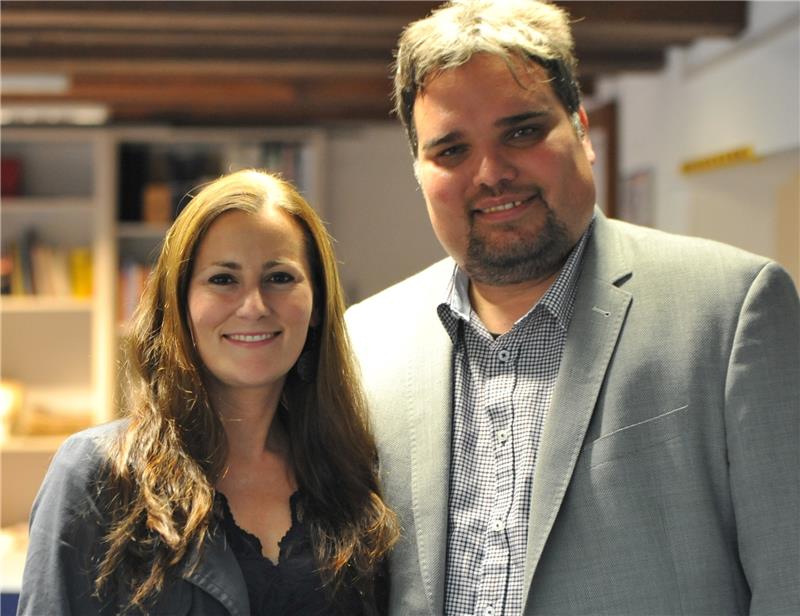 Janine Wissler sitzt seit 2008 im hessischen Landtag und Vorsitzende ihrer Fraktion. Bei der Bundestagswahl konnte die Linke in Hessen 8,1 Prozent holen. Sie hilft Benjamin Koch- Böhnke beim Wahlkampf.  Foto Wisser