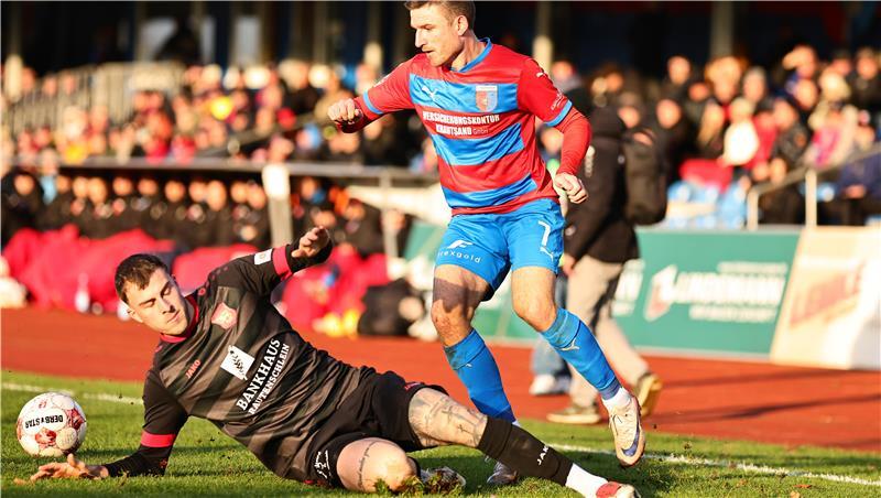 Jannes Elfers (rechts) musste wochenlang pausieren. Seit zwei Wochen ist er wieder dabei und überzeugt mit seiner Mentalität.