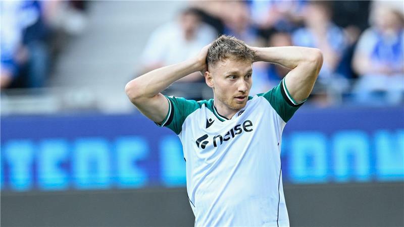 Premiere unter Breitenreiter: Hannover verliert 0:1 beim KSC Jannik Dehm verpasste die Führung und verlor mit Hannover in Karlsruhe.