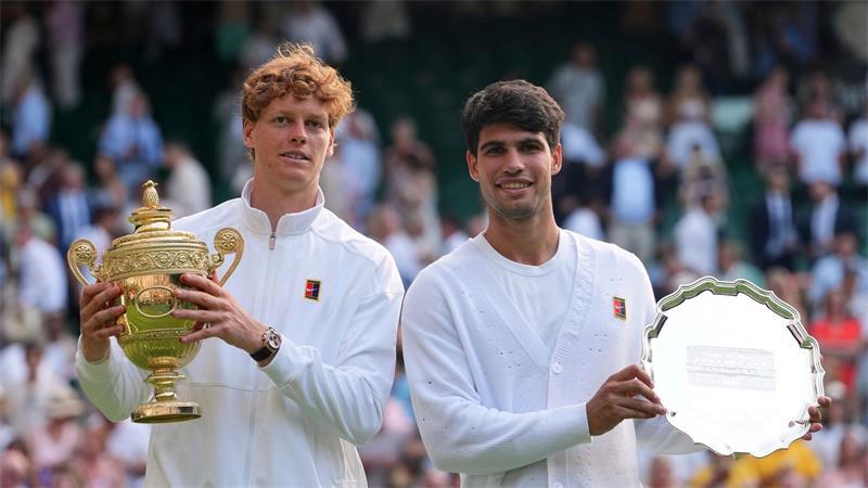 Stars, Serena, Millionen: Wissenswertes über Wimbledon Jannik Sinner (l) möchte seinen Titel verteidigen, Carlos Alcaraz fehlt verletzt. (Archivbild)