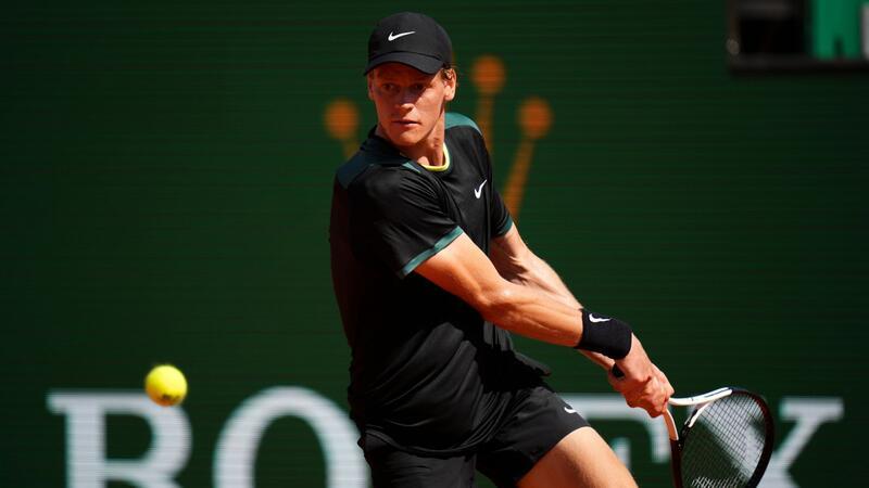 Sinner und Djokovic im Halbfinale von Monte-Carlo raus Jannik Sinner musste sich in Monte-Carlo Stefanos Tsitsipas geschlagen geben.