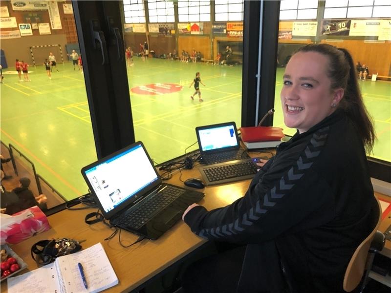 Jasmin Bösch hat noch nie selbst Handball gespielt , engagiert sich aber seit Jahren bei der HSG Bützfleth/Drochtersen. Fotos: Berlin
